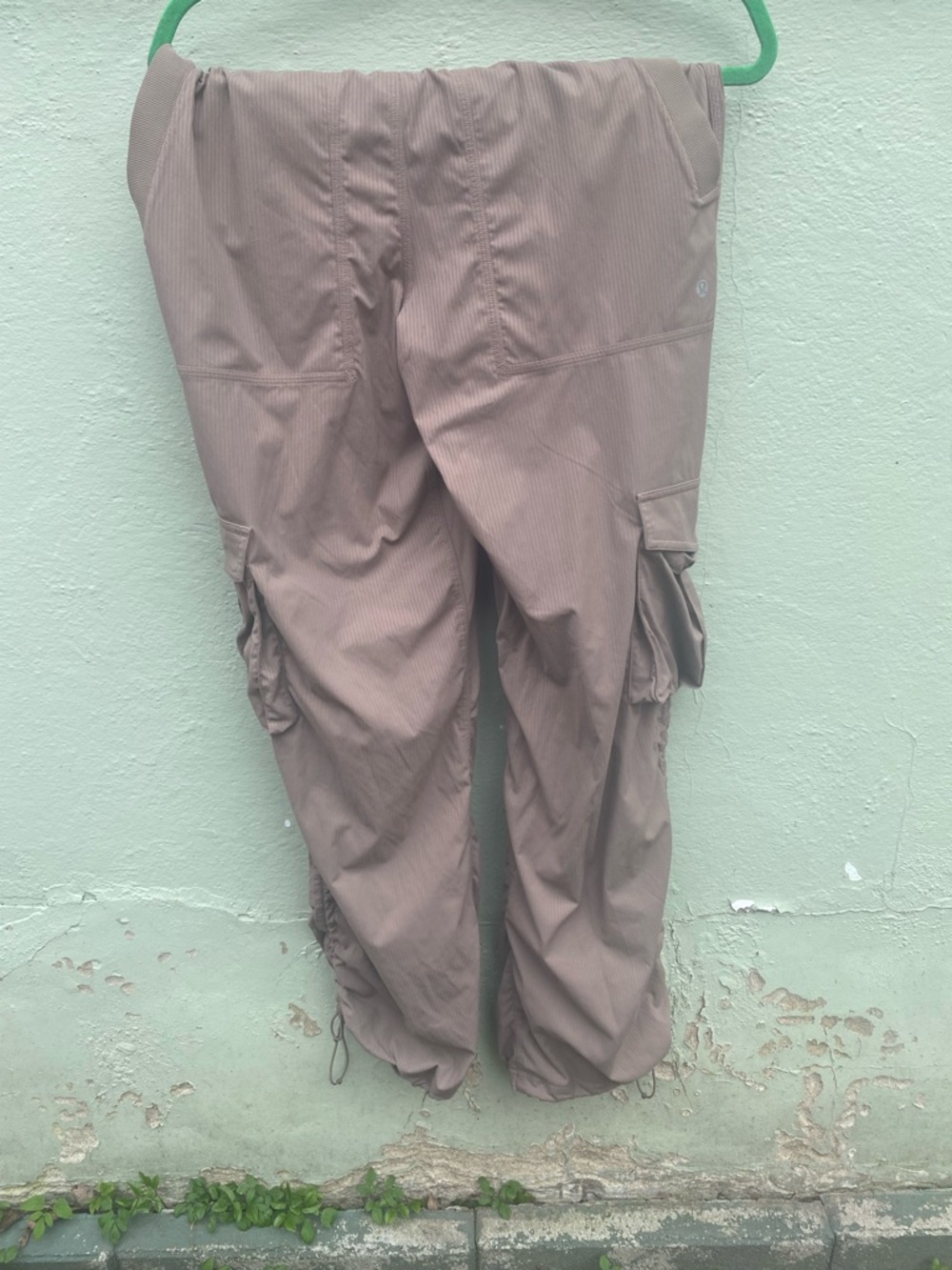 Lululuemon dance studio cargos